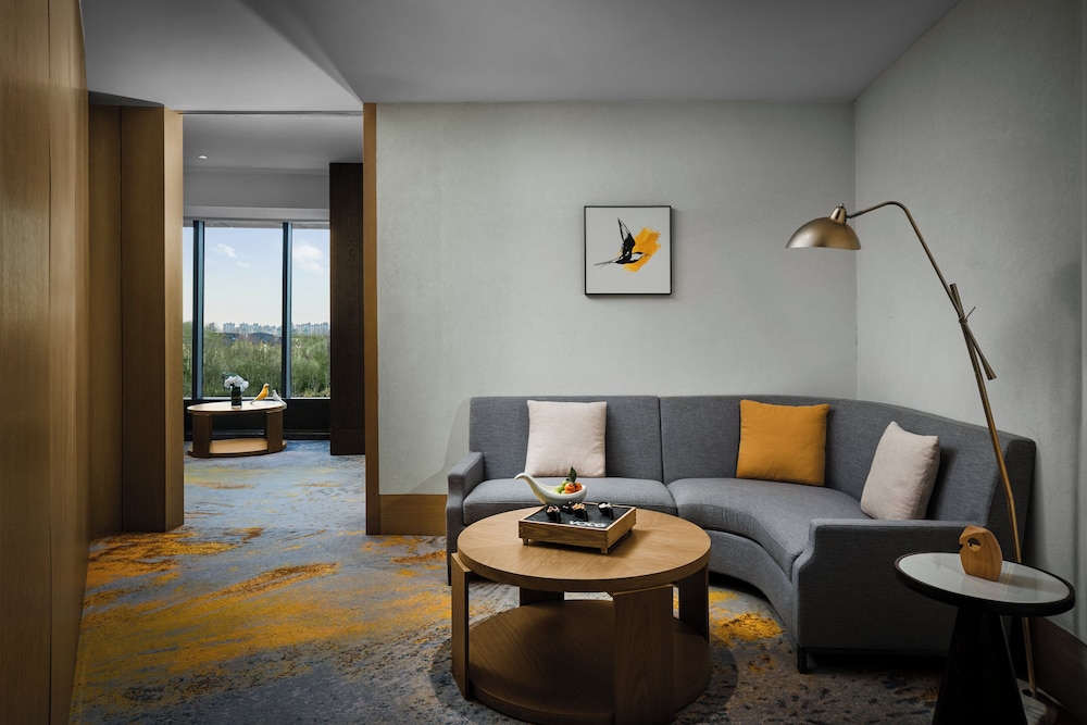 Suite, 1 King Bed, Non Smoking, Kitchen (with Sofabed) photo 3