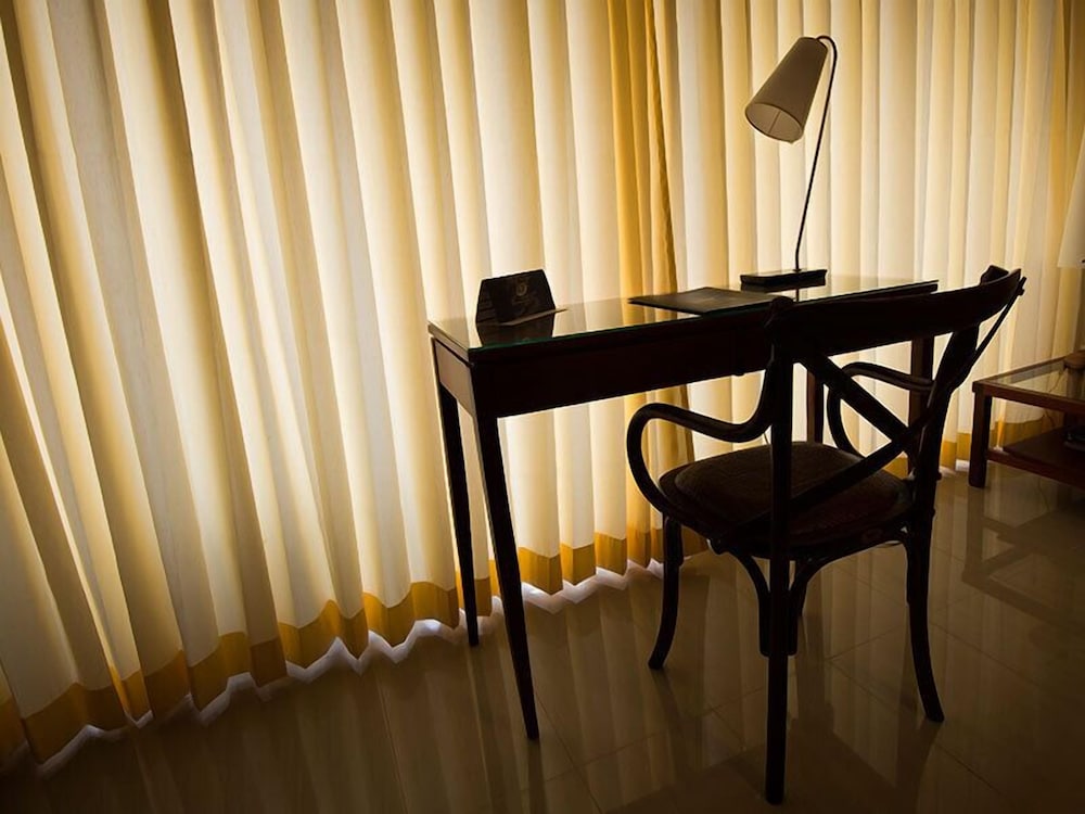 Junior Double or Twin Room, City View photo 2