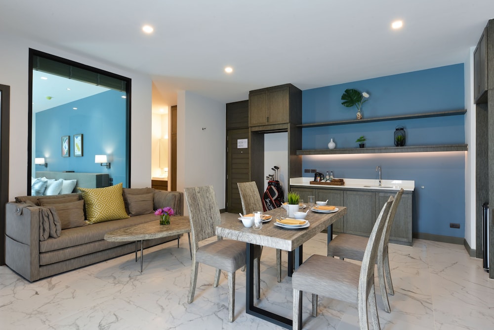 Suite - Photo 9