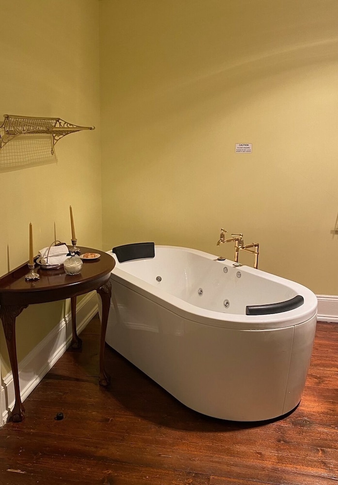 Superior House, Jetted Tub, Garden View photo 2