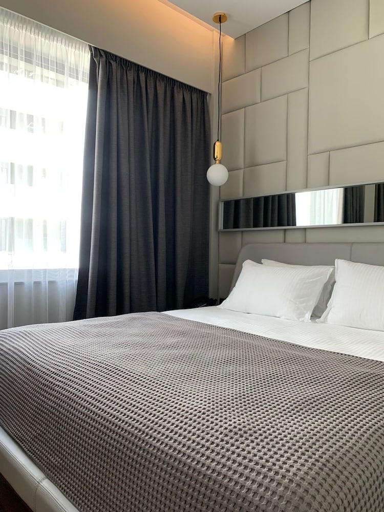 Panoramic Suite, City View