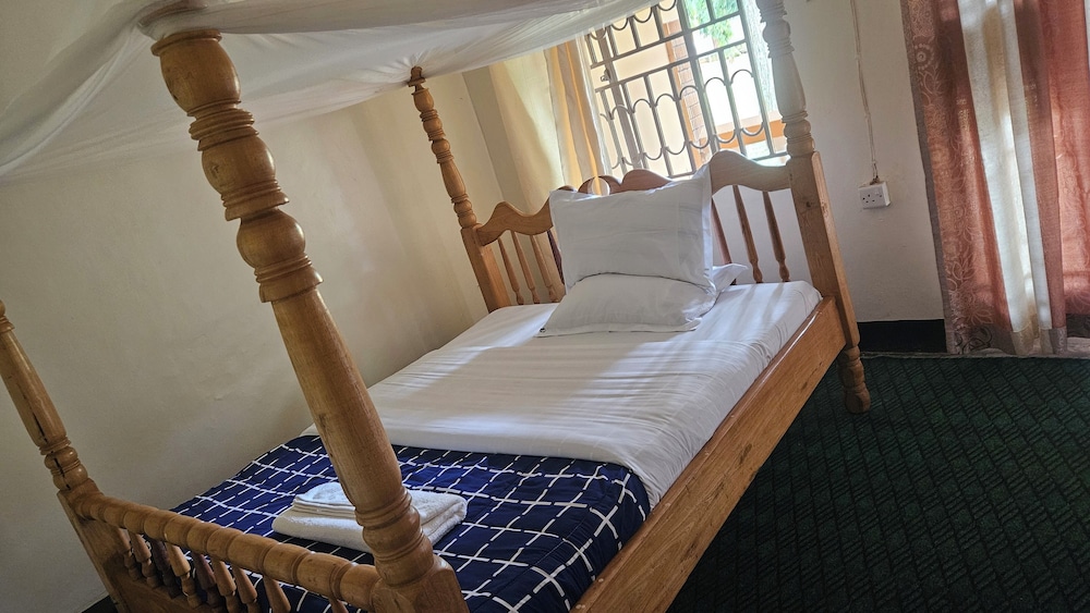 Basic Single Room, 1 Bedroom, Garden View, Garden Area photo 1