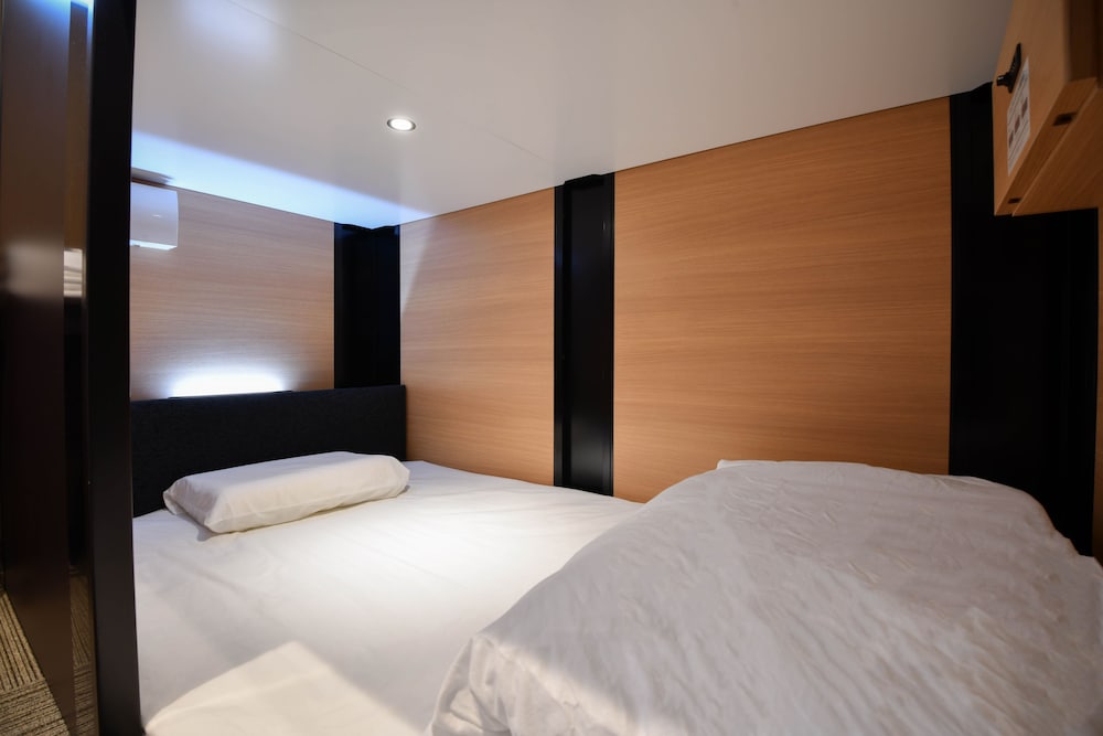 Shared Dormitory, Men only photo 1