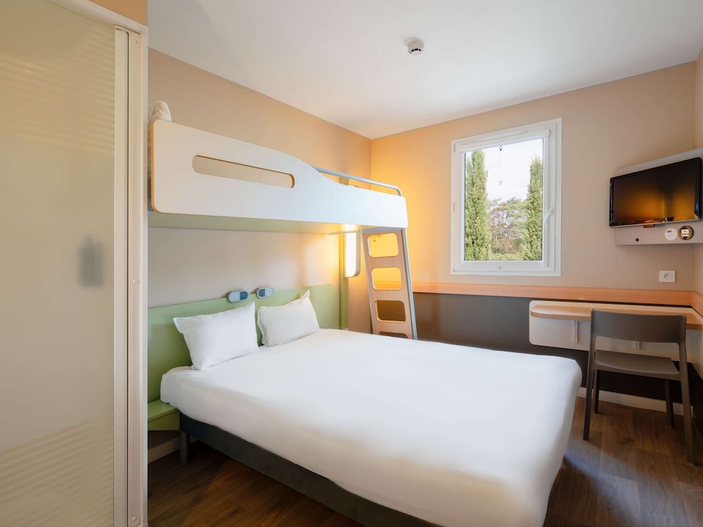 Triple Room, Multiple Beds photo 3
