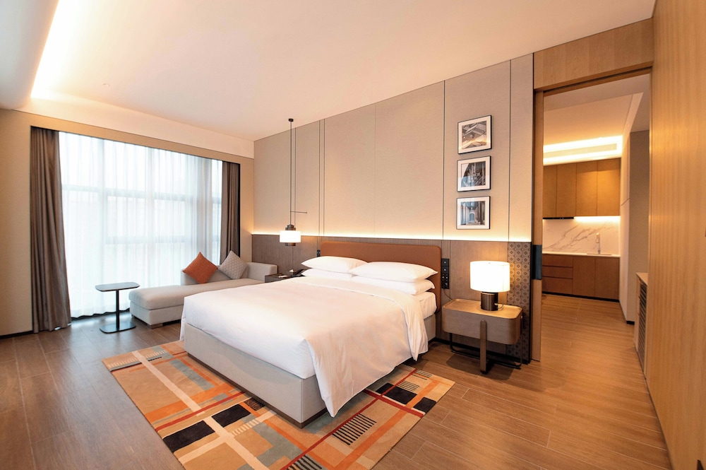 Executive Suite, 1 King Bed, River View photo 3