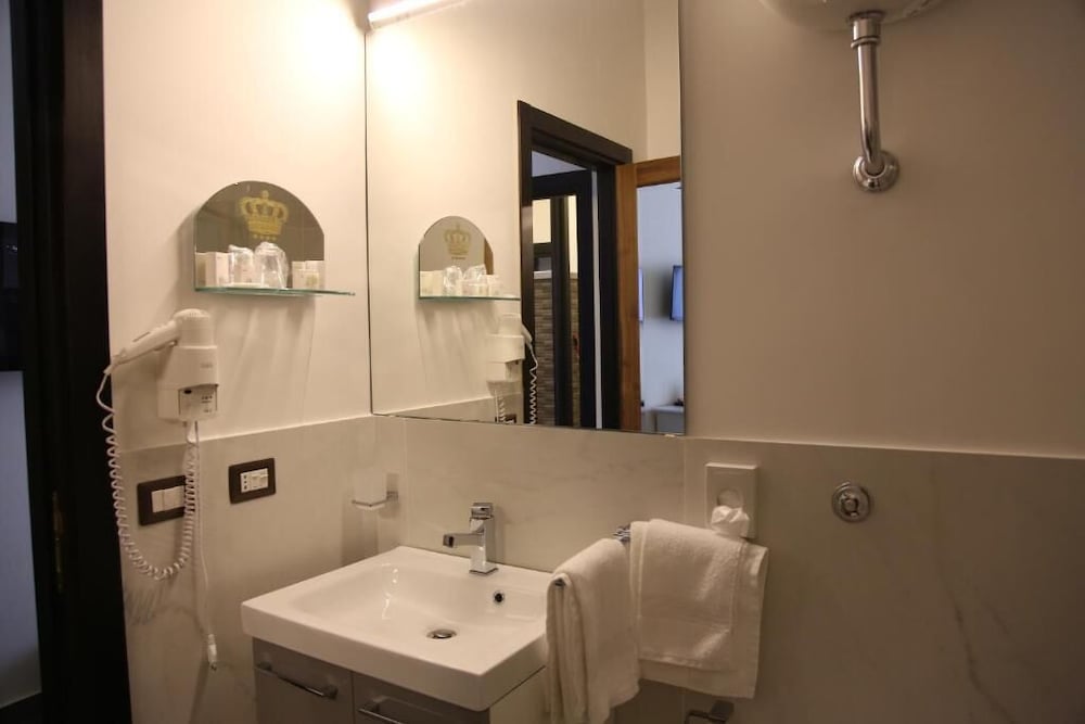 Deluxe Double or Twin Room photo 3