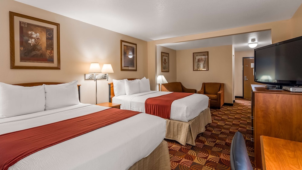 Suite, Multiple Beds, Non Smoking, Refrigerator & Microwave (with Sofabed) - Photo 2
