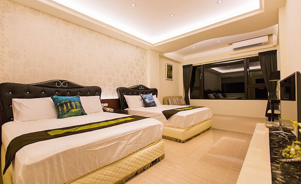Quadruple Room (City Walk) photo 1