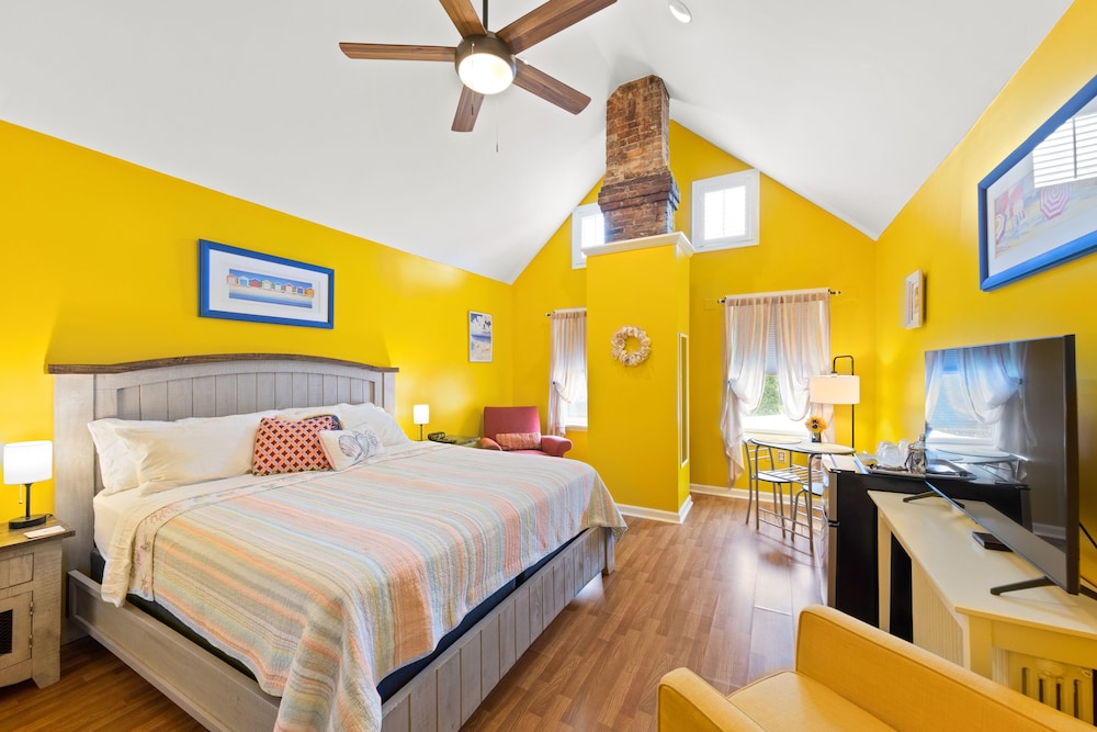 Room, Private Bathroom (Sunflower)