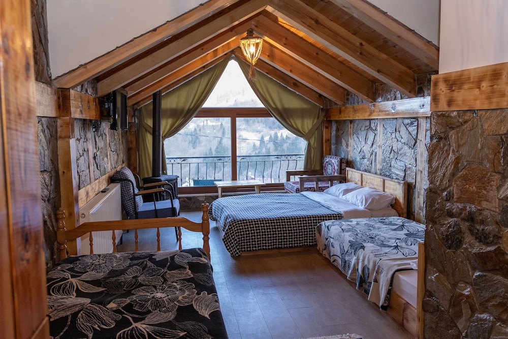 Panoramic Quadruple Room photo 2