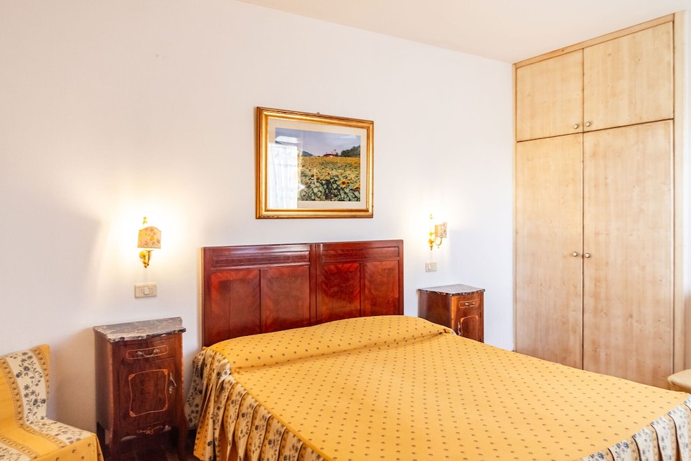 Comfort Room, 1 Bedroom, Air conditioning, Garden View photo 2