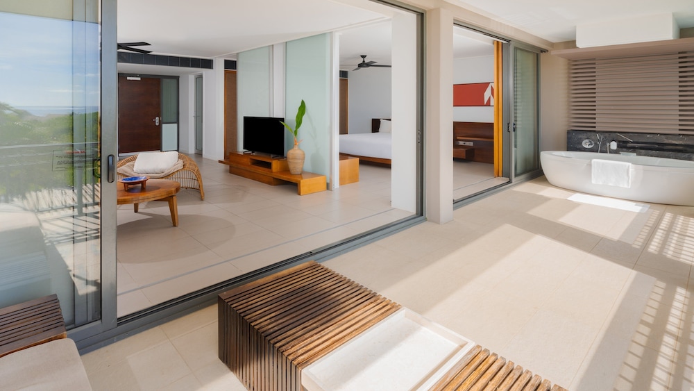 Suite, 1 Bedroom, Club Lounge Access photo 2