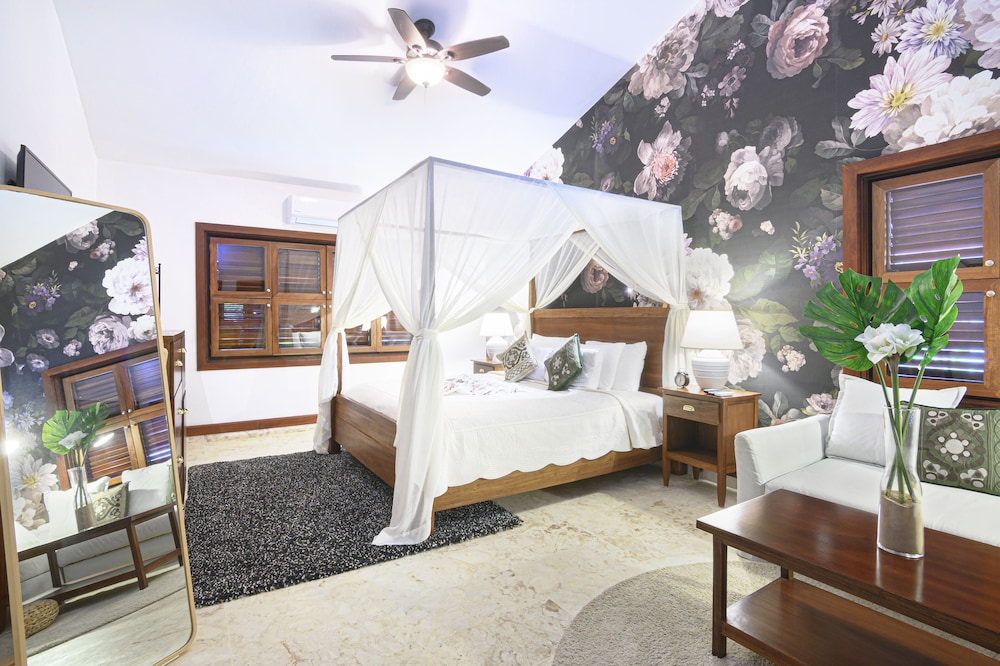 Suites Bungalow photo 2