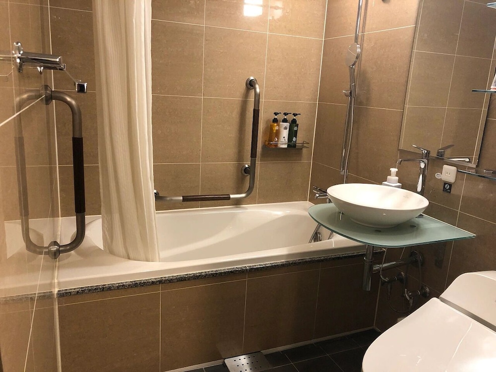 Twin Room, Non Smoking photo 3