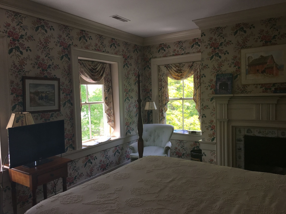 Jefferson Room photo 2