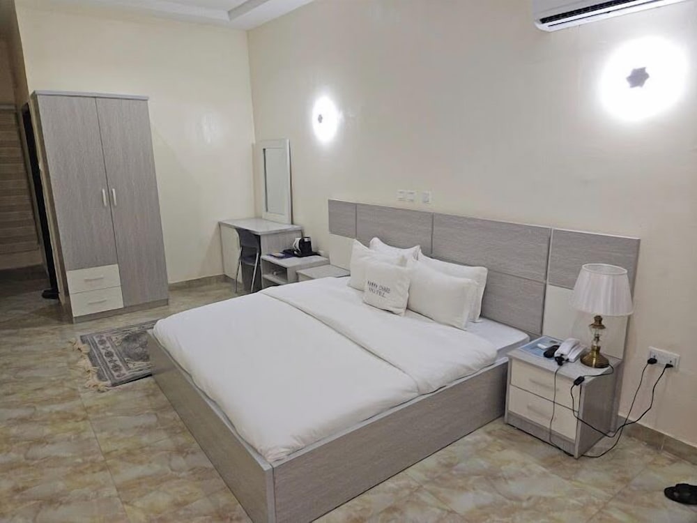Family Room, Balcony, City View photo 1