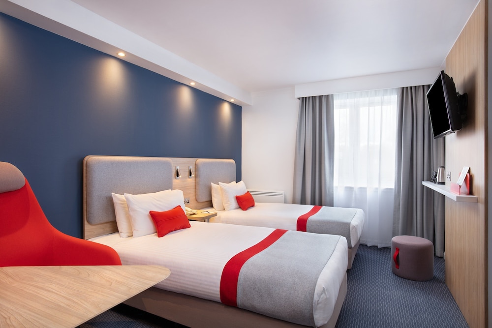 Standard Room, 2 Twin Beds (with Free Hot Breakfast) - Photo 4