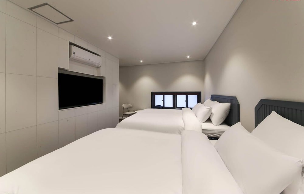 Deluxe Twin Room photo 2