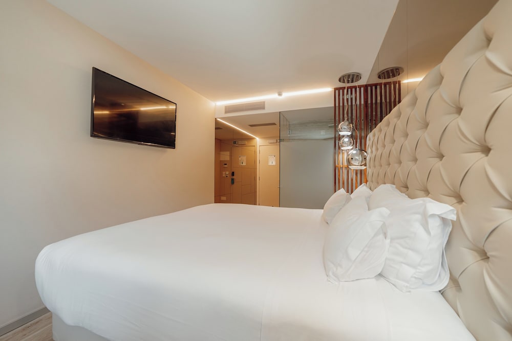 Available room