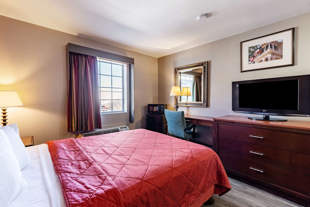 Room, 1 Queen Bed, Smoking photo 2