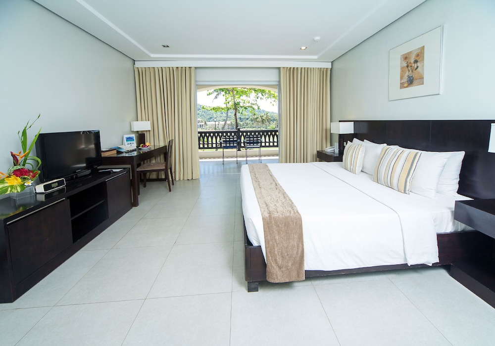Junior Suite, 2 Queen Beds photo 2