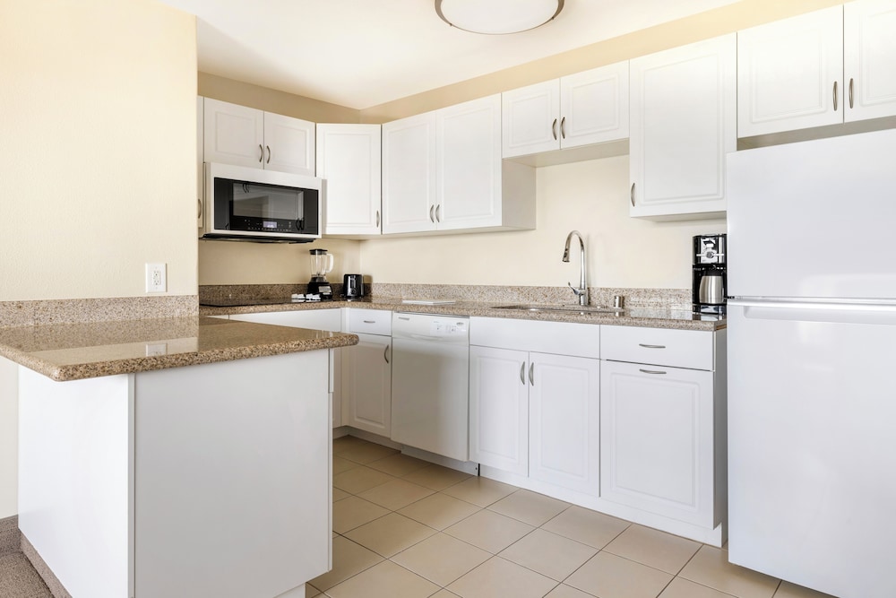 1 Bedroom 2 Bath Ocean View King Suite Balcony photo 2