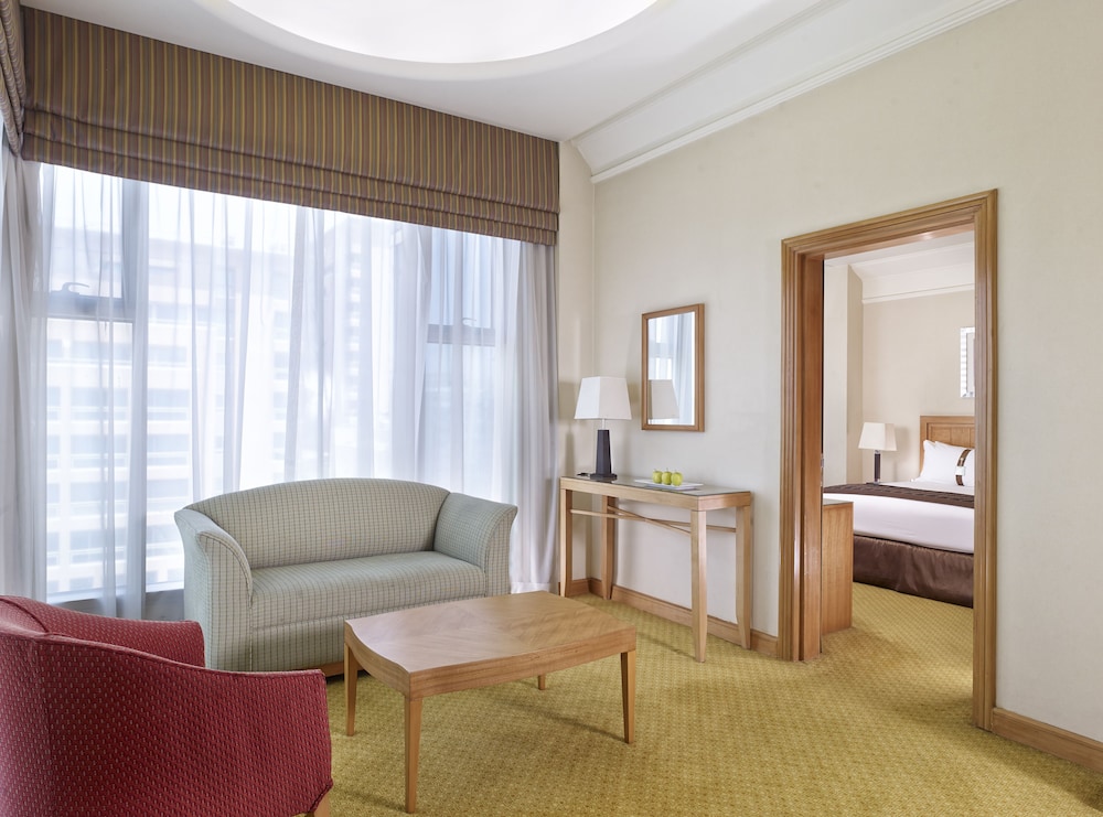 Suite, 1 Bedroom, Smoking - Photo 7