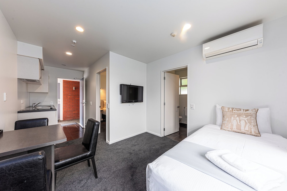 Deluxe Suite, 1 Bedroom, Bathtub photo 3