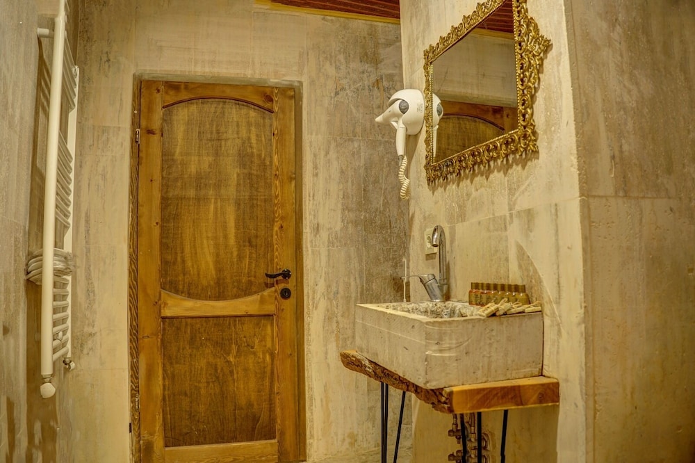 Eysan Stone Family Suite - Photo 4