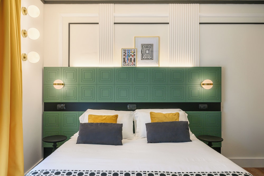 Junior Studio Suite, 1 Queen Bed with Sofa bed photo 3