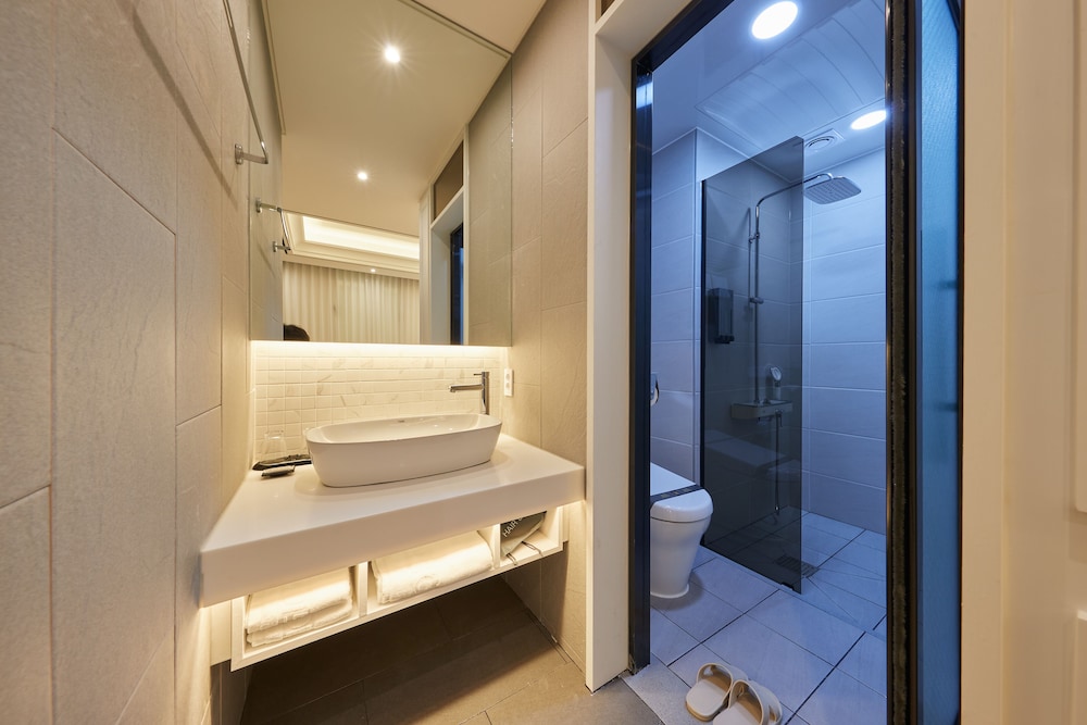 Basic Double Room - Photo 3