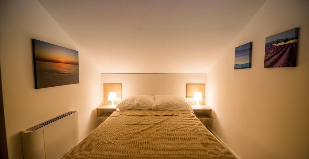 Luxury Apartment, 4 Bedrooms, Hot Tub, Sea View