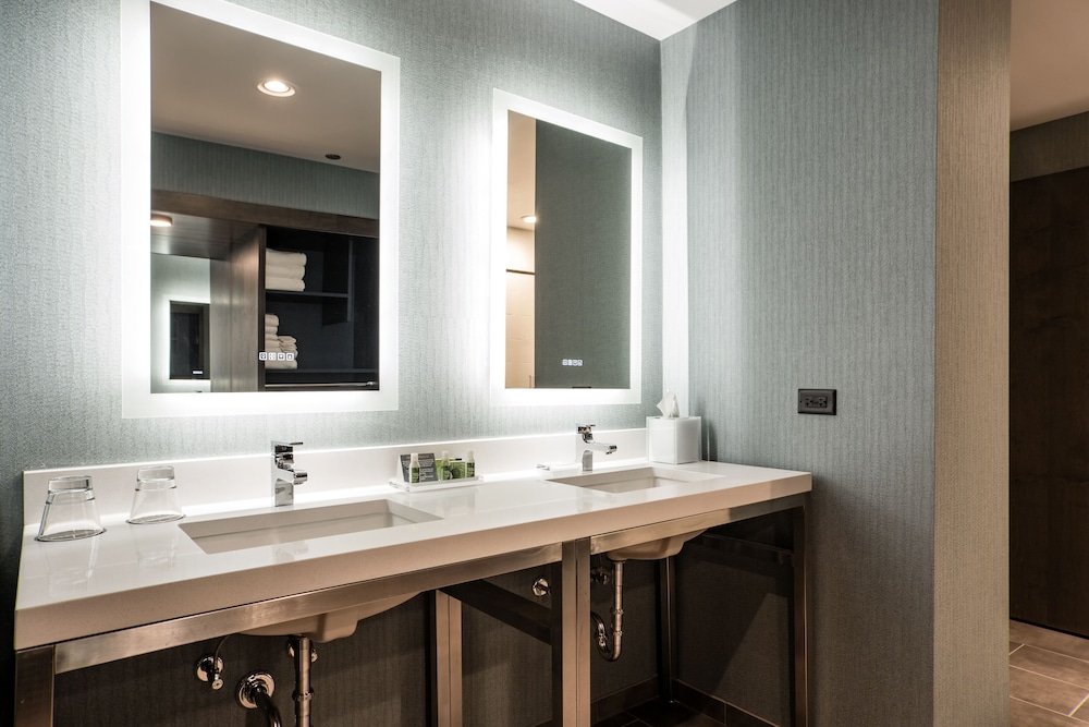 Suite, Multiple Beds, Accessible, Non Smoking