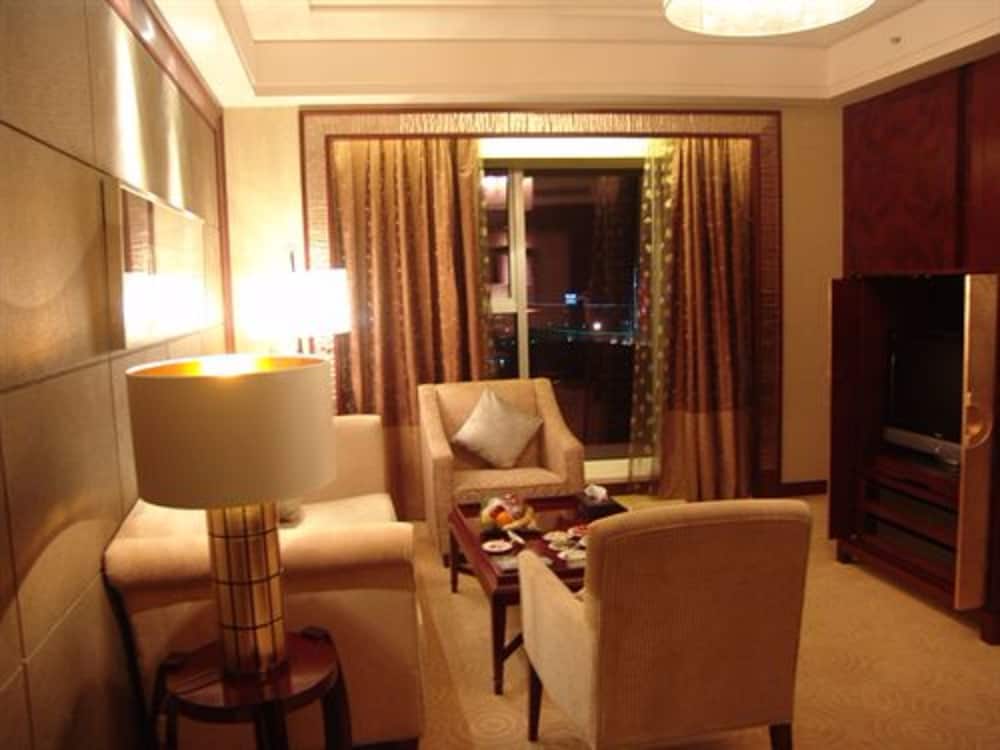 Deluxe suite-Building B photo 3