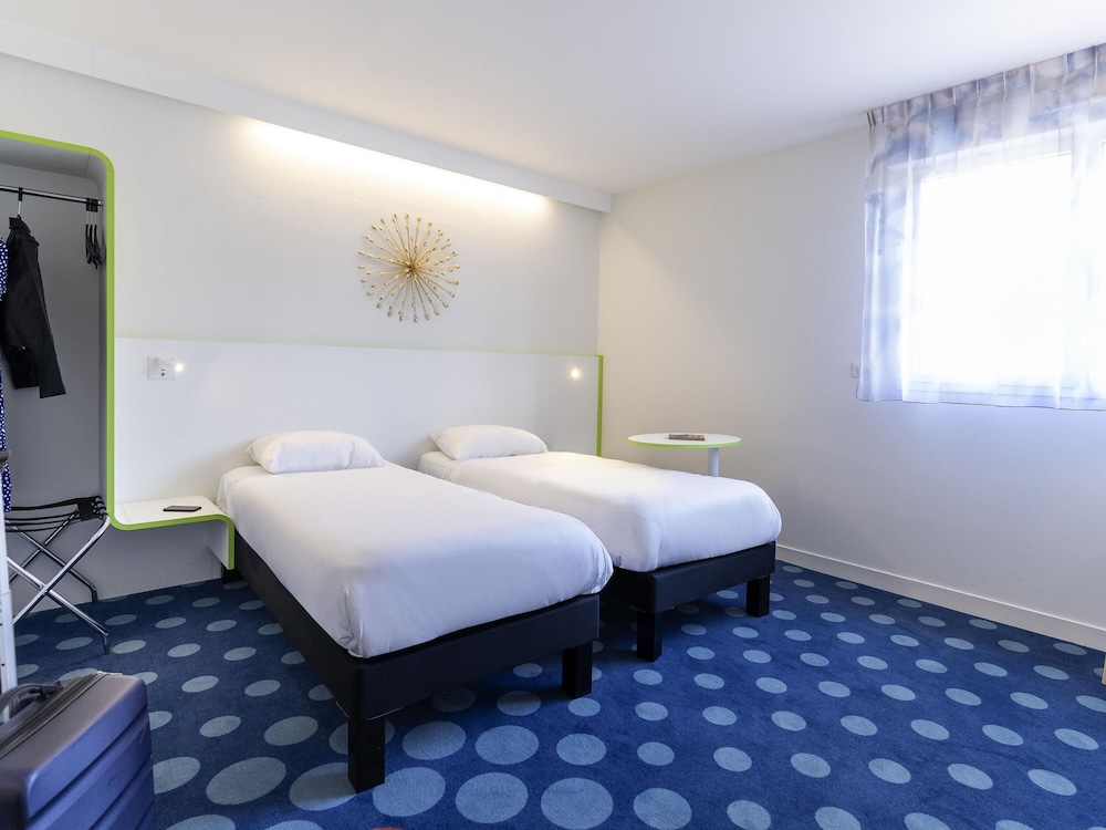Premium Room, 2 Twin Beds - Photo 1