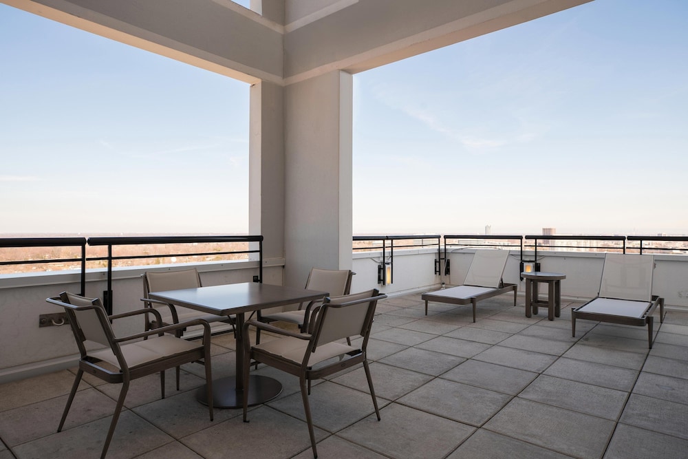 Club Suite, 1 Bedroom, Terrace photo 2