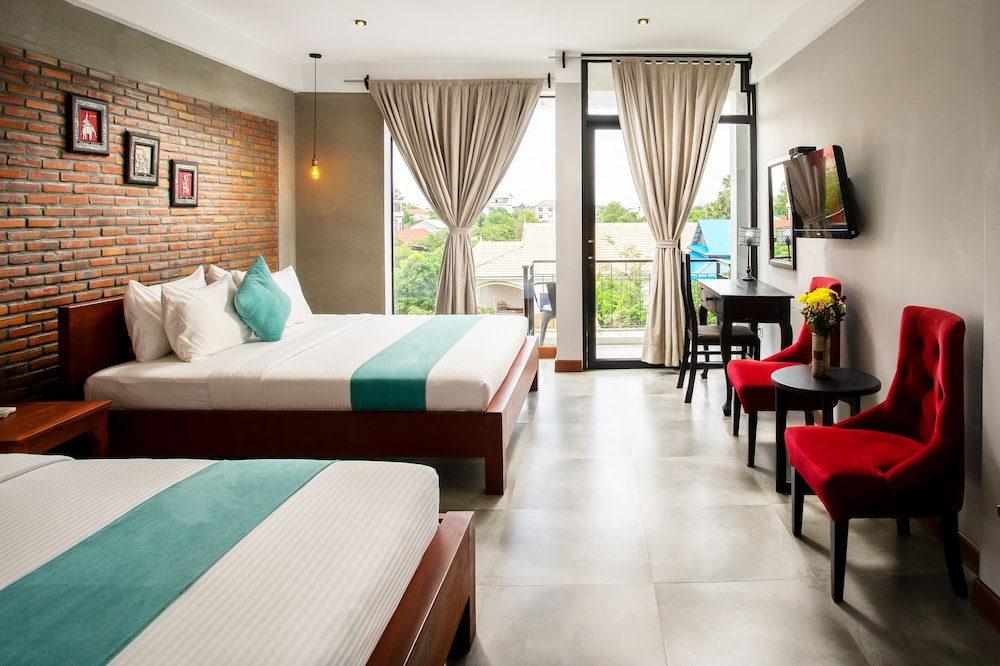 Family Quadruple Room, 1 Bedroom, Balcony, Pool View photo 2
