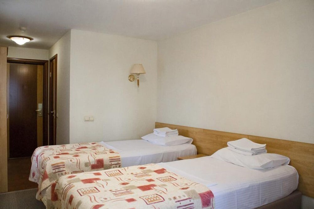 Standard Twin Room photo 2