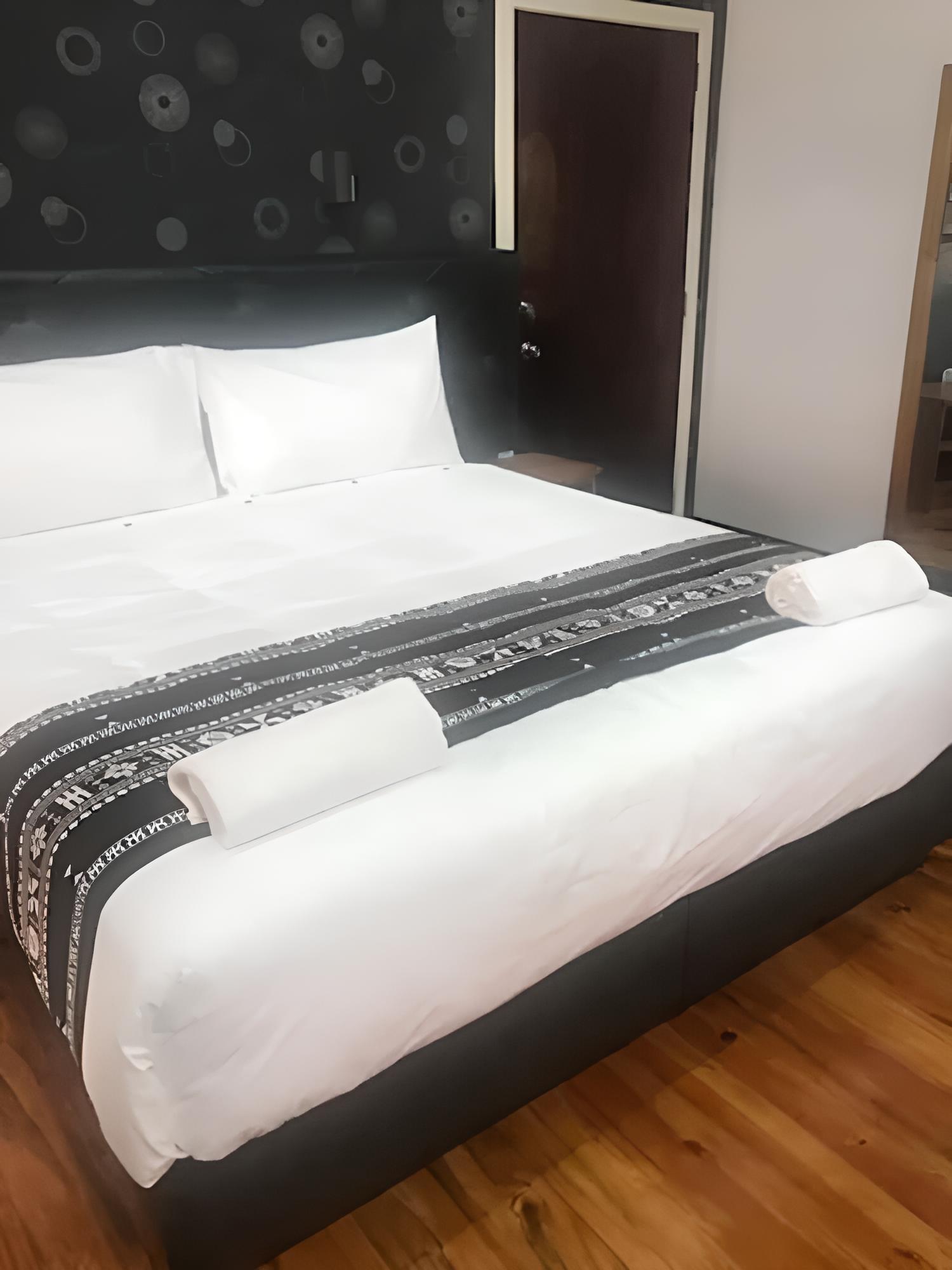 Deluxe Room, 1 Bedroom, Beach View photo 2