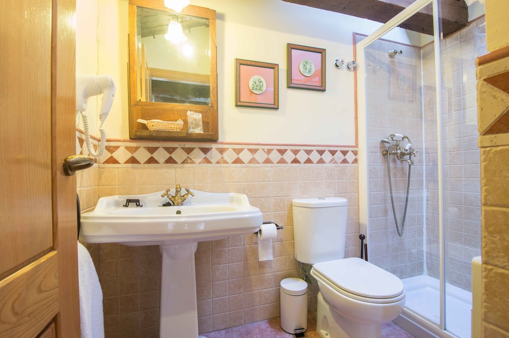 Double or Twin Room photo 3