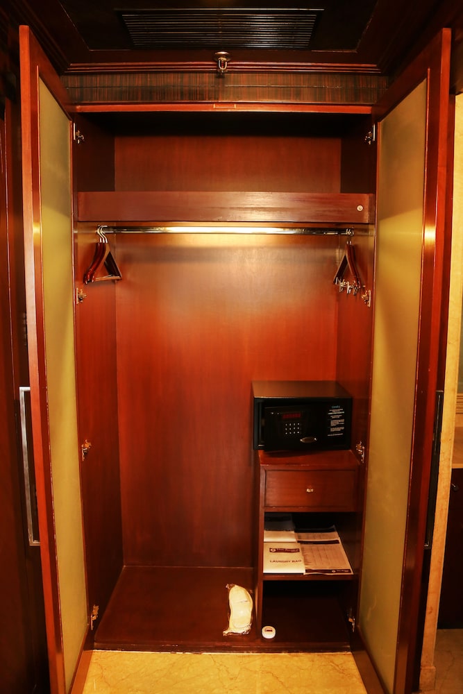 Deluxe Room - Photo 8