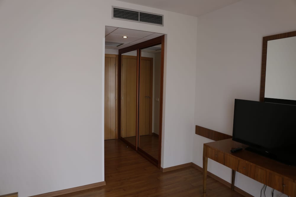 Junior Suite (Single Use) - Photo 10