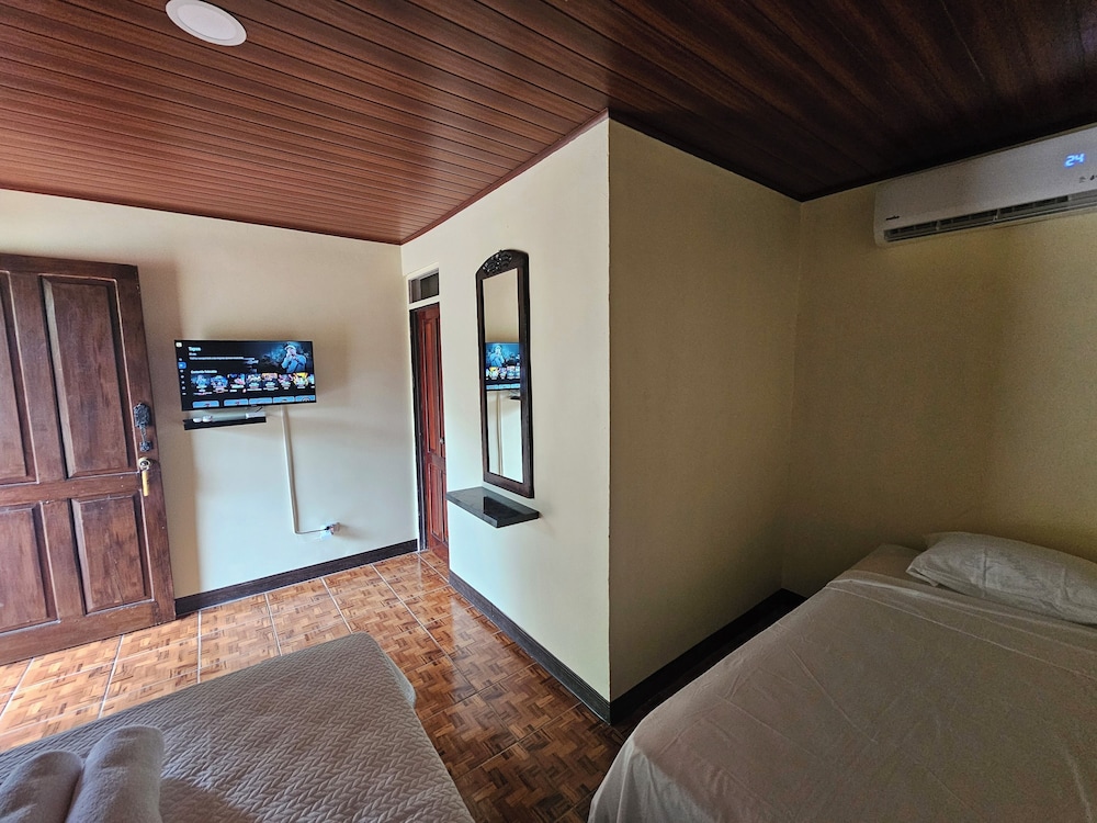 Basic Triple Room photo 1