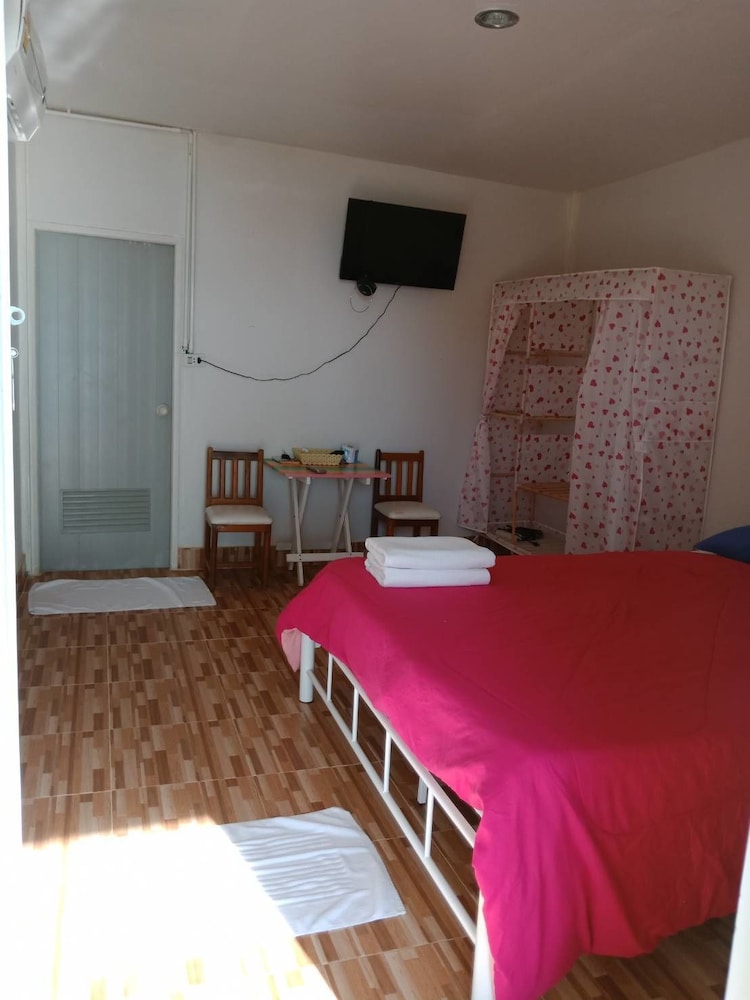 Beachfront Bungalow photo 1