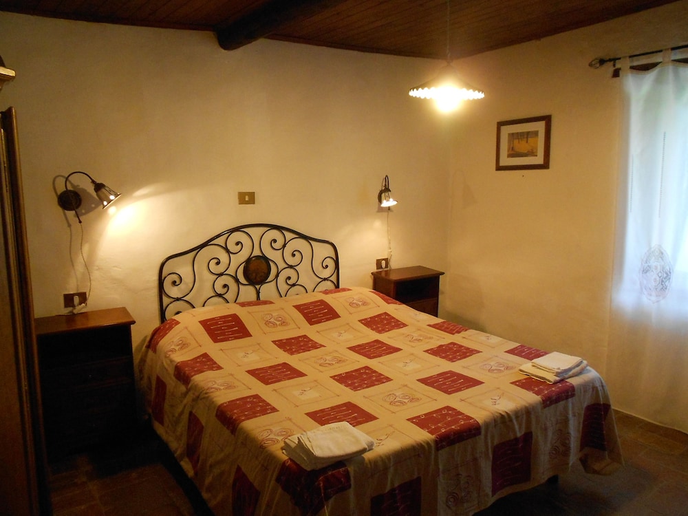 Room, Connecting Rooms