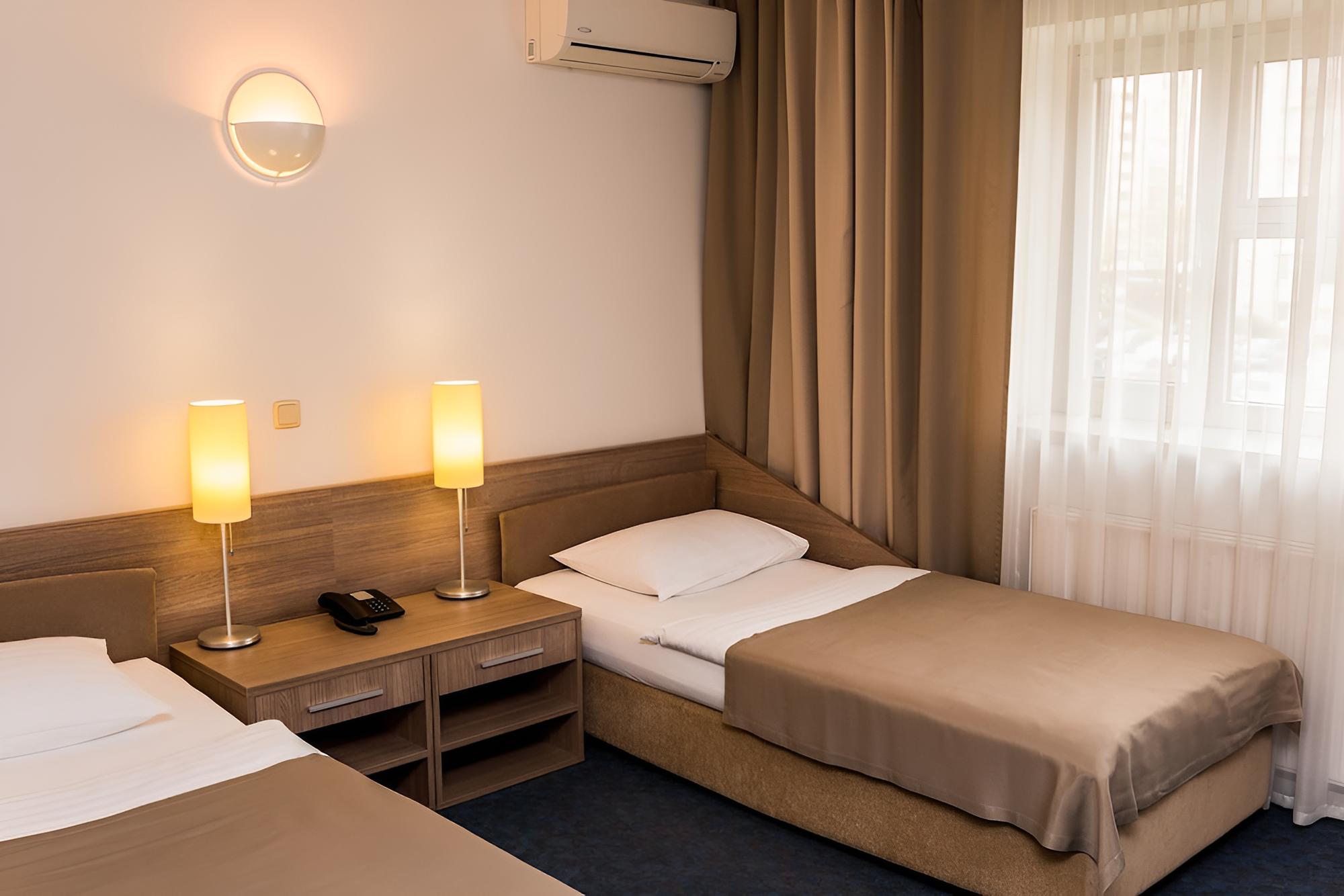 Standard Twin Room photo 2