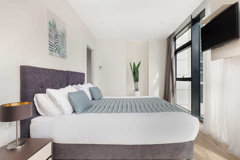 1 Bedroom Park Panorama - Photo 3