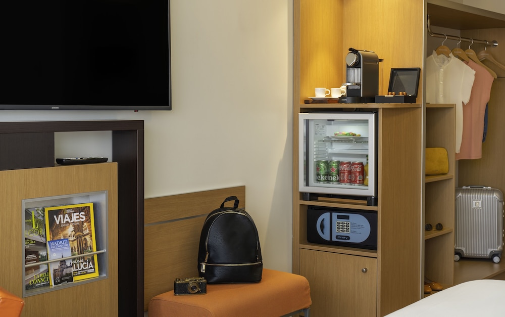 Executive Room, 1 Queen Bed - Photo 3