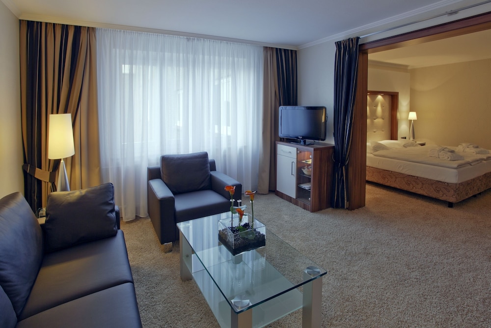Deluxe Room, 1 Double Bed photo 2