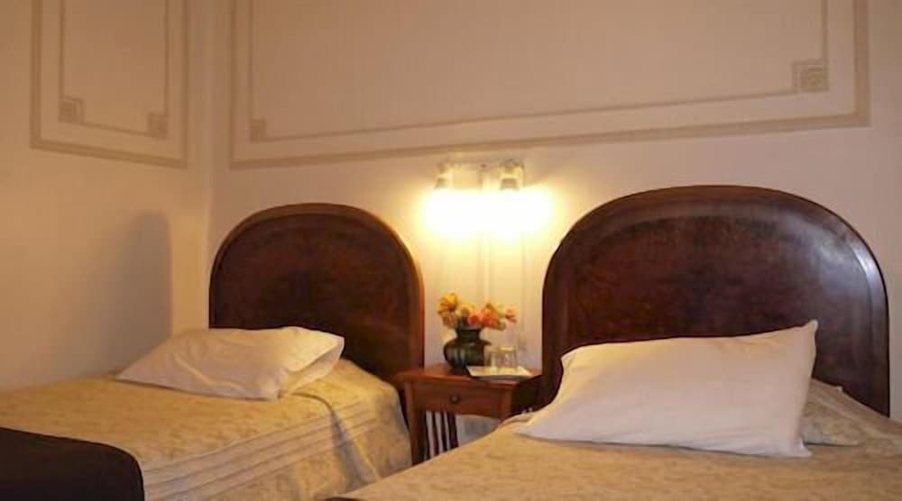 Standard Twin Room, 2 Twin Beds, Private Bathroom